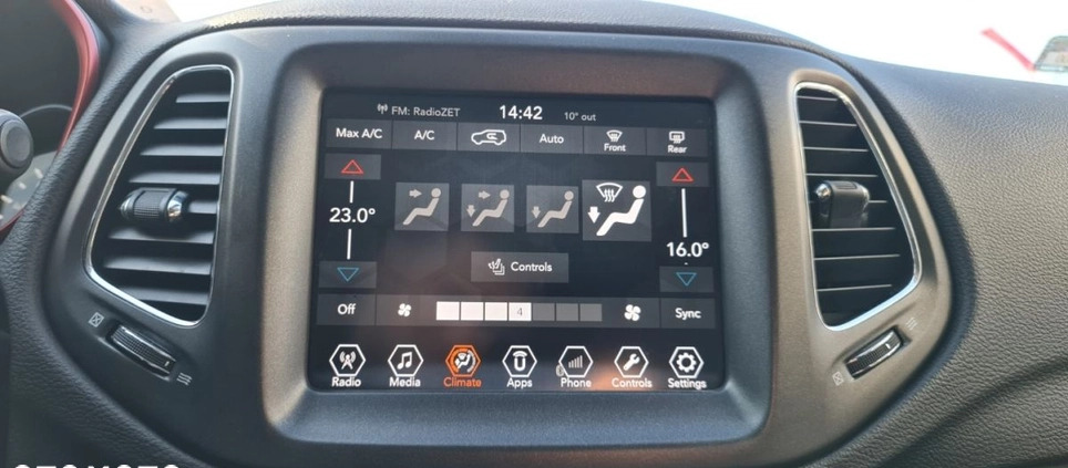 Jeep Compass cena 78900 przebieg: 99500, rok produkcji 2018 z Kępno małe 562
